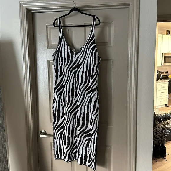H&M | Zebra Print Knit Dress - Picture 10 of 10